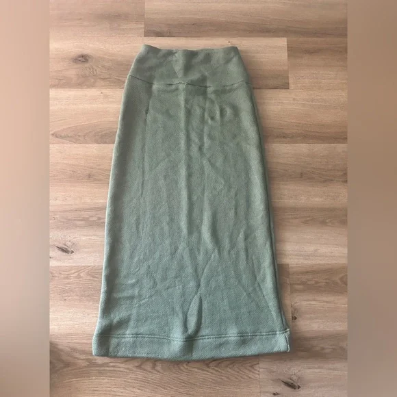 Free People Milley Reversible 2-Piece Set, Green Knit Turtleneck & Skirt- NWOT - Picture 11 of 14